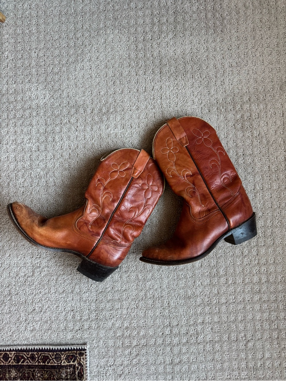 Rare Find: Vintage Wrangler Floral Embroidered Western Cowboy Boots